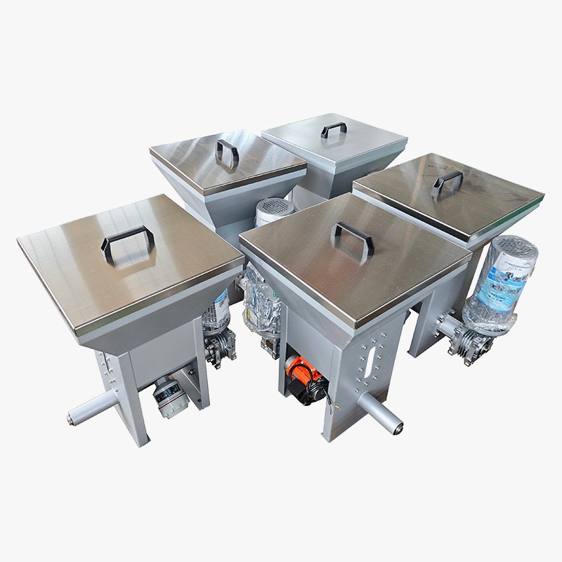 Dry powder hopper
